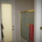 shower doors in the guest bathroom